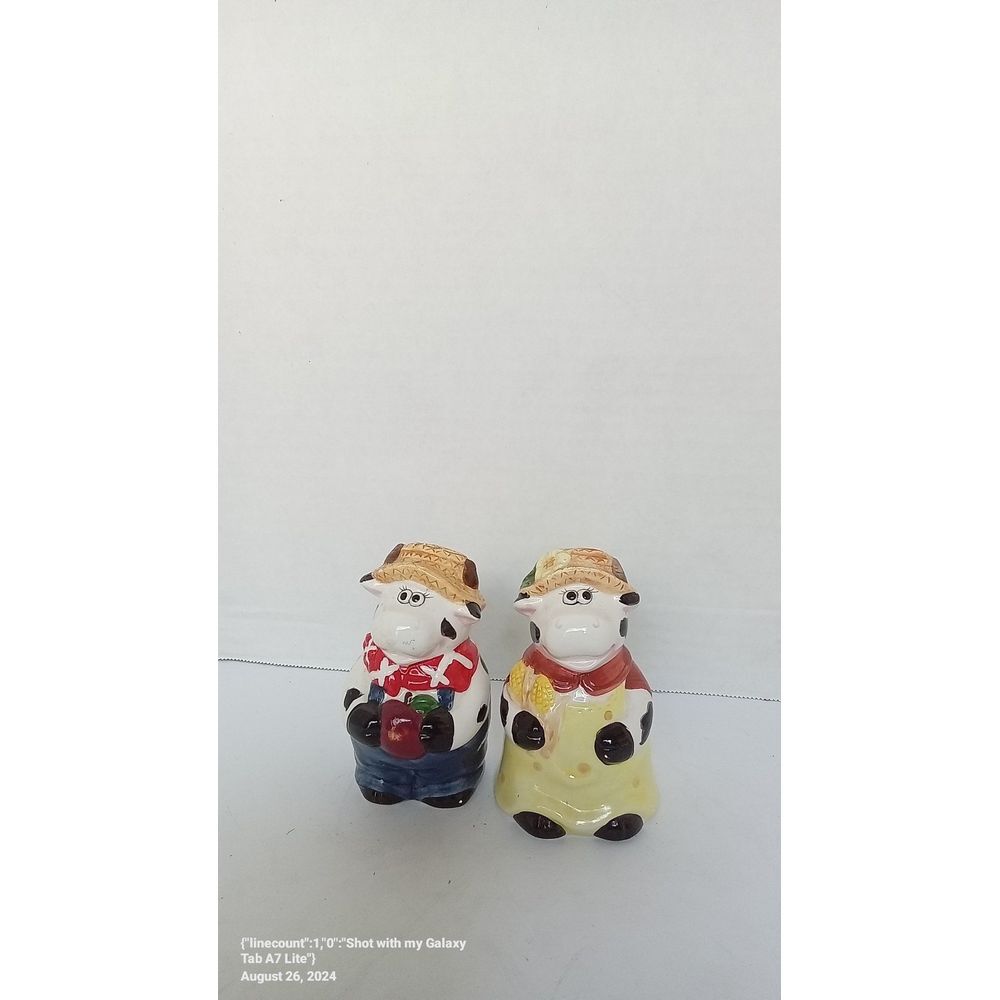 Vintage Ceramic Cow Couple Salt Pepper Shakers Country Kitchen Farmhouse Decor